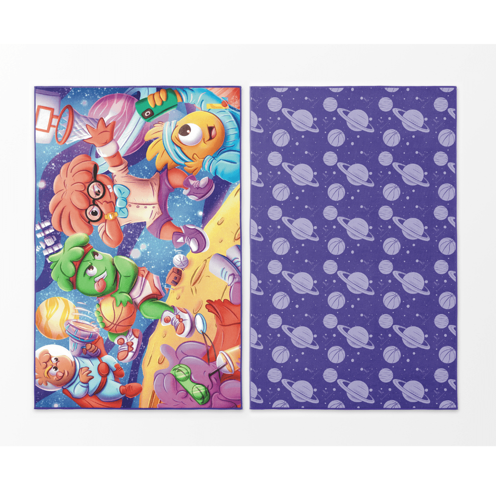 Serviette de plage réversible "Cosmic Slam" montrant une scène de basketball spatial vibrante d&