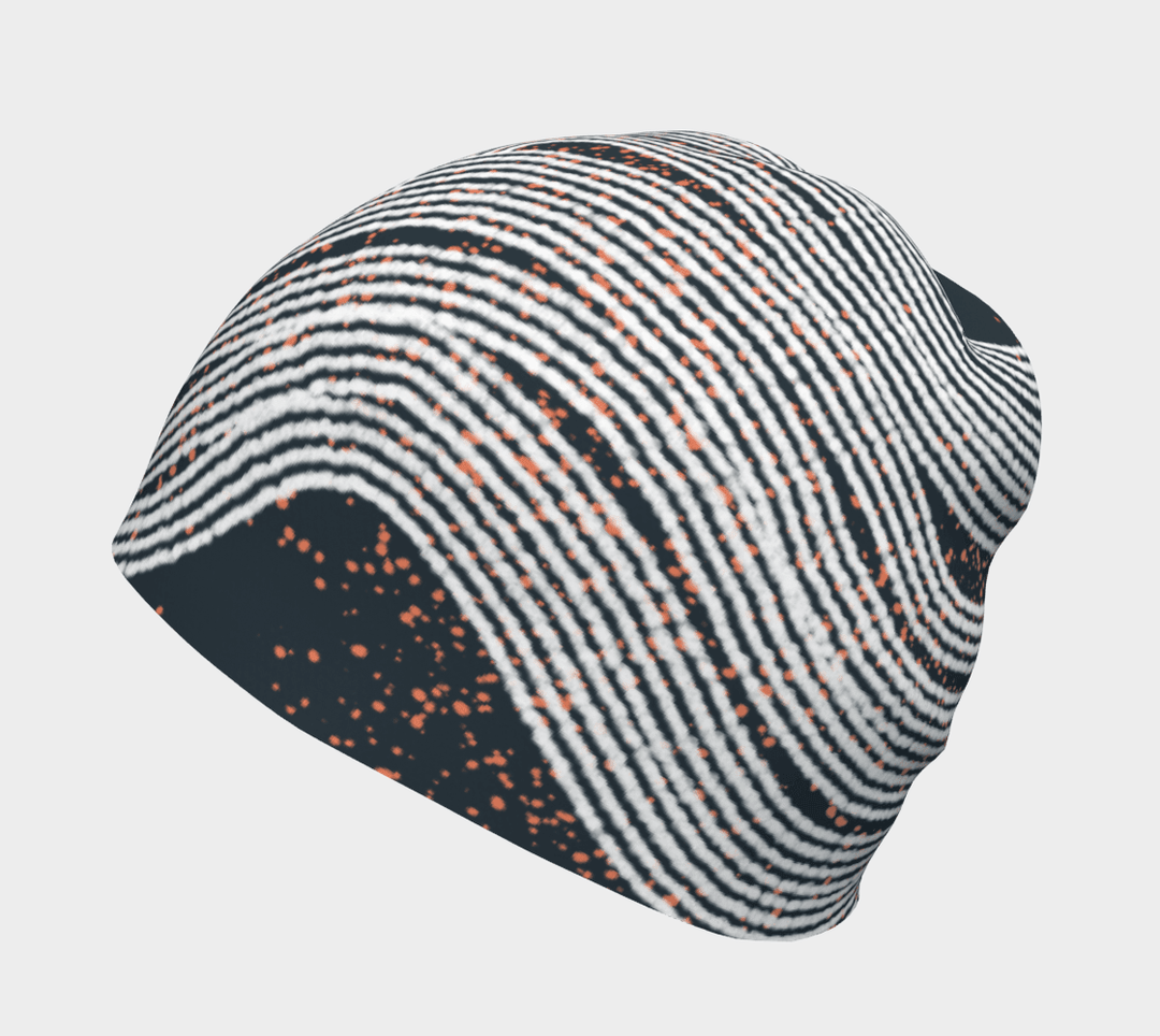 Vue rapprochée de la tuque Dark Steel, montrant son motif abstrait sous plusieurs angles.