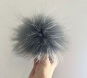AW23- Pack of 10 Fur Pompoms with Flat Button