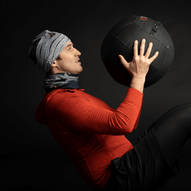 Men training with the multifunction tube and Dark steel beanie hat. Perfect to mathc a orange, bleu, black or gray shirt or jacket. 